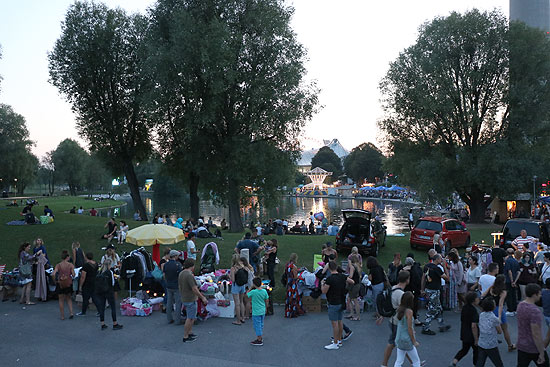 neu: 2 x Nachtflohmarkt beim impark 18 Sommerfest im Olympiapark(Foto. Martin Schmitz)